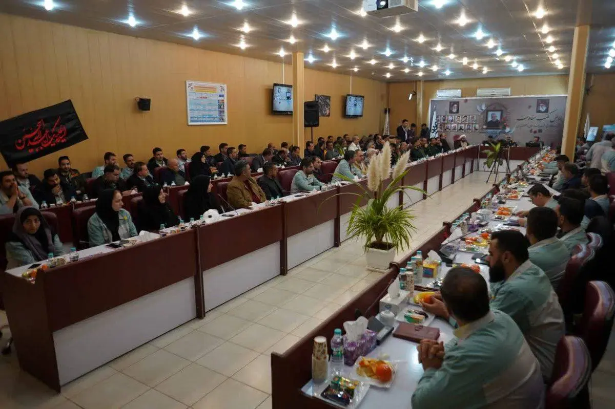 برگزاری همایش مکتب مقاومت در شرکت فولاد سفیددشت چهارمحال و بختیاری