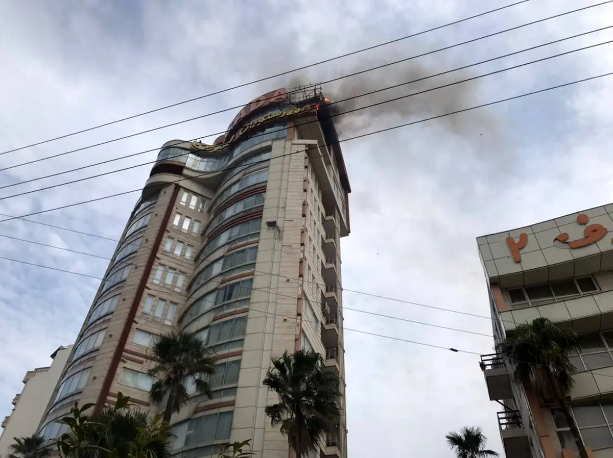آتش سوزی هتل صدف در محمود آباد | فیلم لحظه آتش سوزی هتل صدف