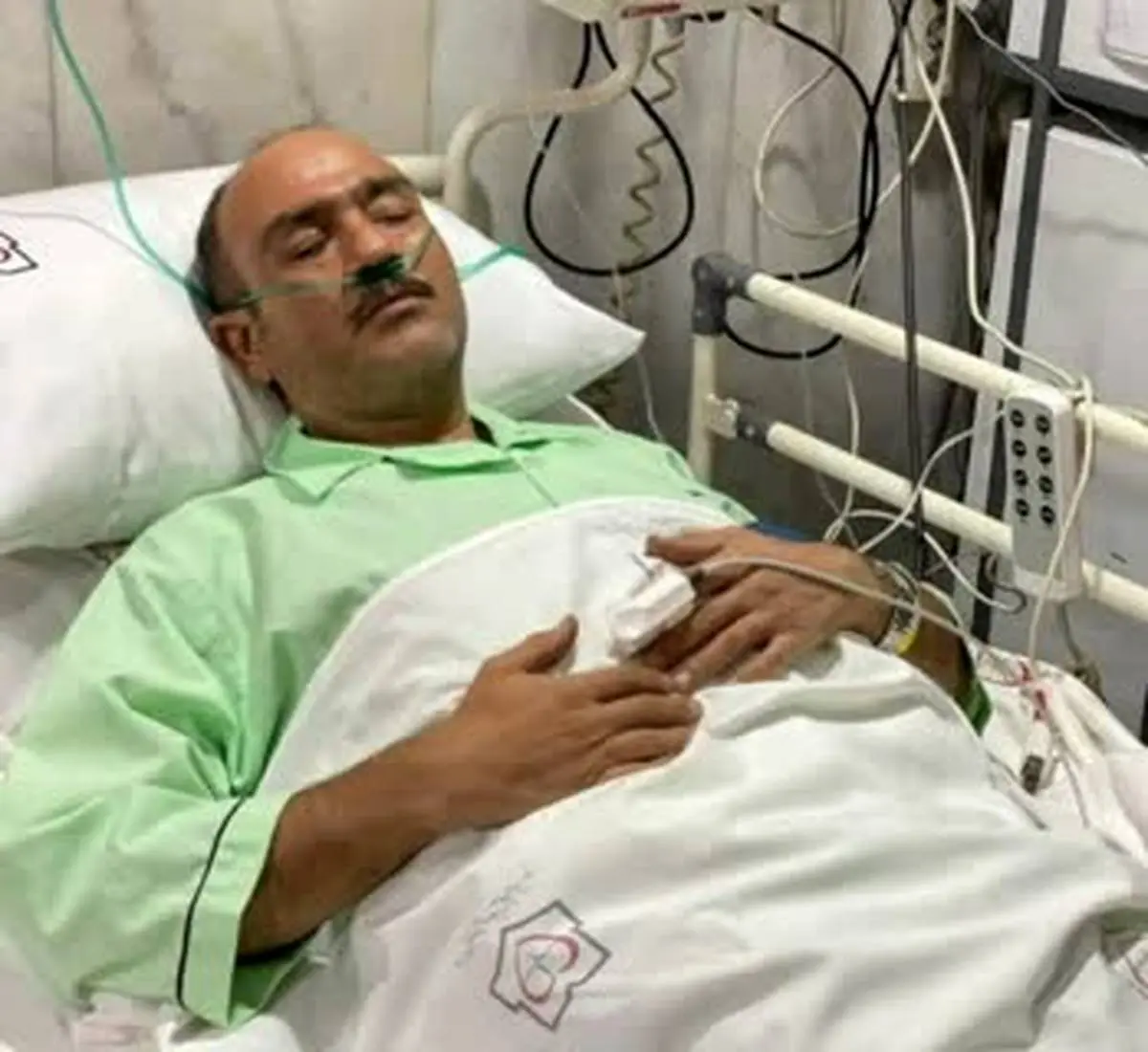 اولین تصویر از مهران غفوریان در بیمارستان | برای حال بد مهران غفوریان دعا کنید
