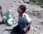 کودک آزاری بی رحمانه 2 پسربچه در بیابان جنجالی شد + ویدئو
