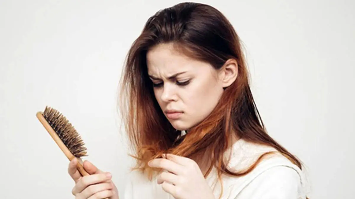 ریزش موهای شما حتما یکی از این 20 دلیل است! + راه های درمان