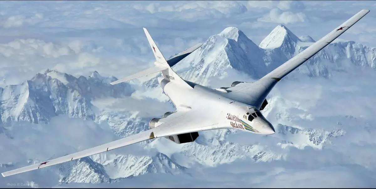 (ویدئو) لحظه سوخت‎گیری هواپیمای جنگی نیروی هوایی روسیه