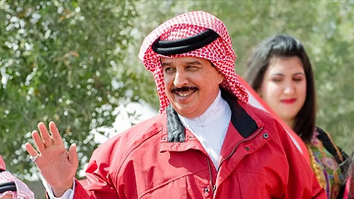 فیلم حرکت غیرمنتظره شاه بحرین مقابل پاپ! 