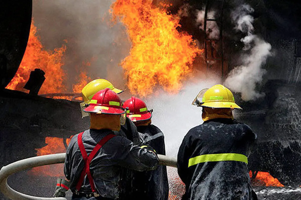 جزئیات آتش‌سوزی انبار لباس در خیابان جمهوری
