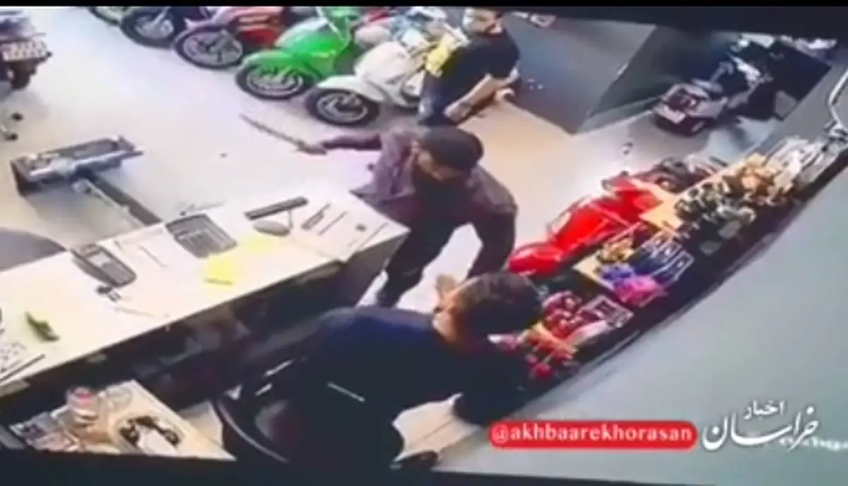 چاقوکشی مرگبار مرد شرور به فروشنده مغازه در تهران + فیلم +18