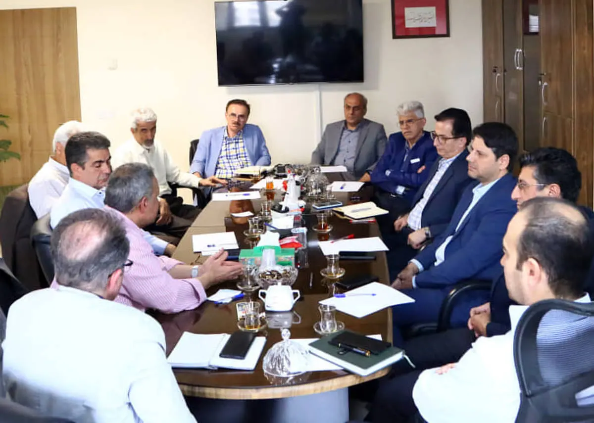 برگزاری نشست هماندیشی ایمیدرو با پیشکسوتان سازمان
