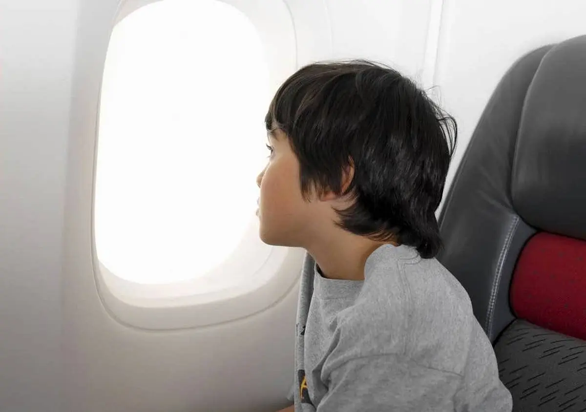 برای سفر کودکان تنها با هواپیما چه اقداماتی لازم است؟
