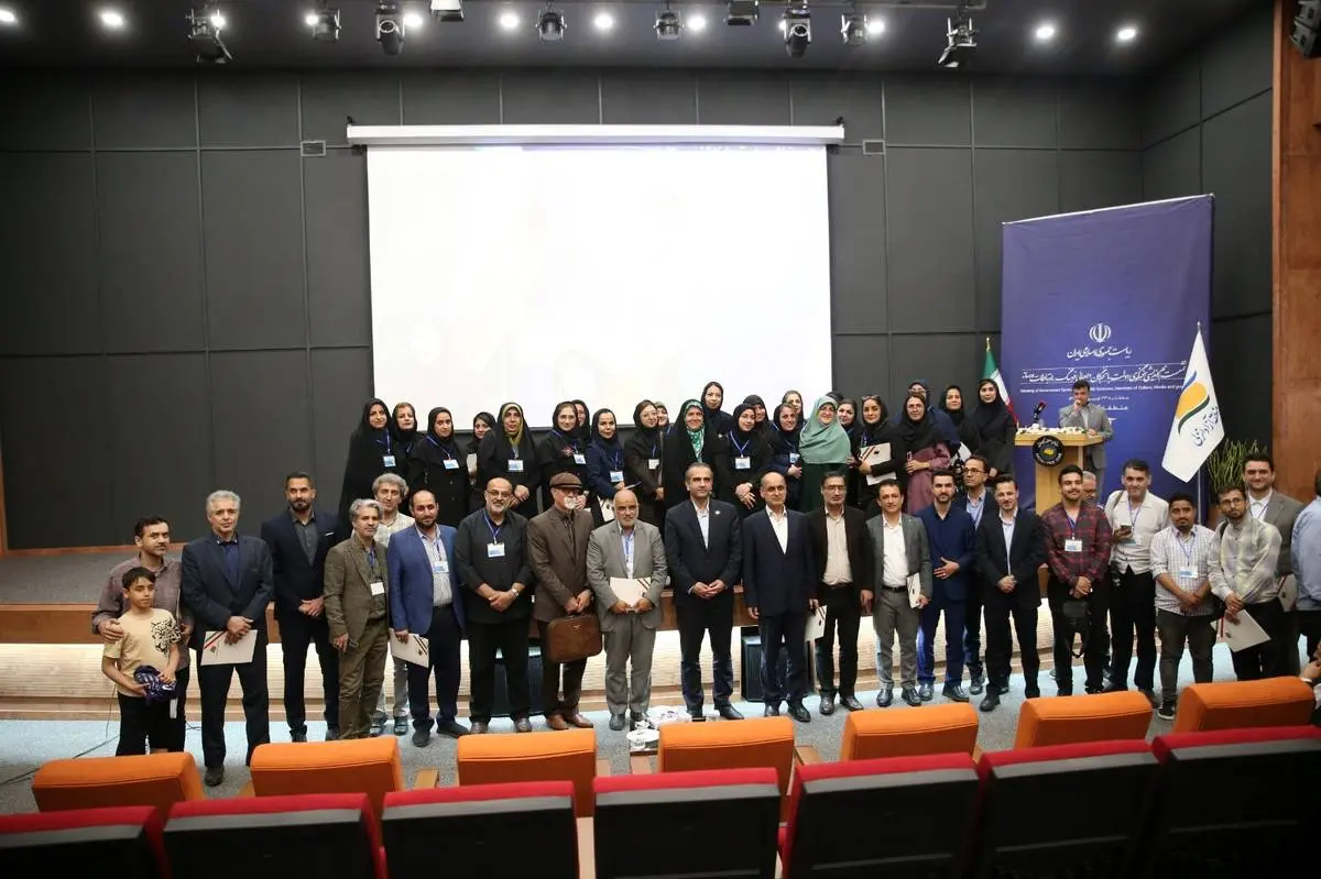نشست هماندیشی سخنگوی دولت با نخبگان و اهالی فرهنگ، ارتباطات و رسانه در منطقه آزاد انزلی برگزار شد