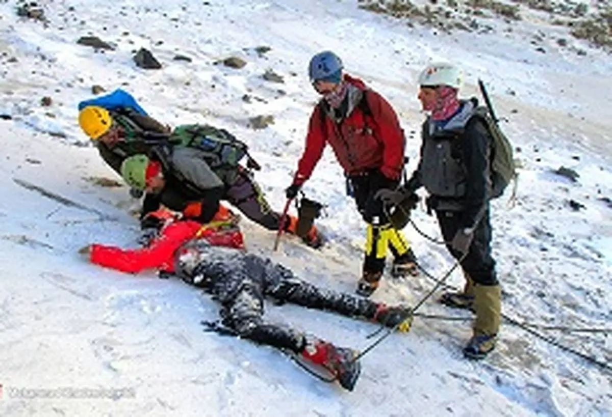 کشف جسد یخ زده 3 کوهنورد اهل چالوس