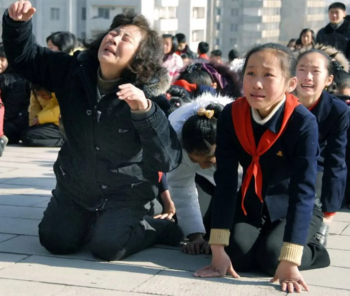 فیلم/ عزاداری چهارمین سال درگذشت کیم جونگ ایل (پدر کیم جونگ اون) در کره شمالی!
