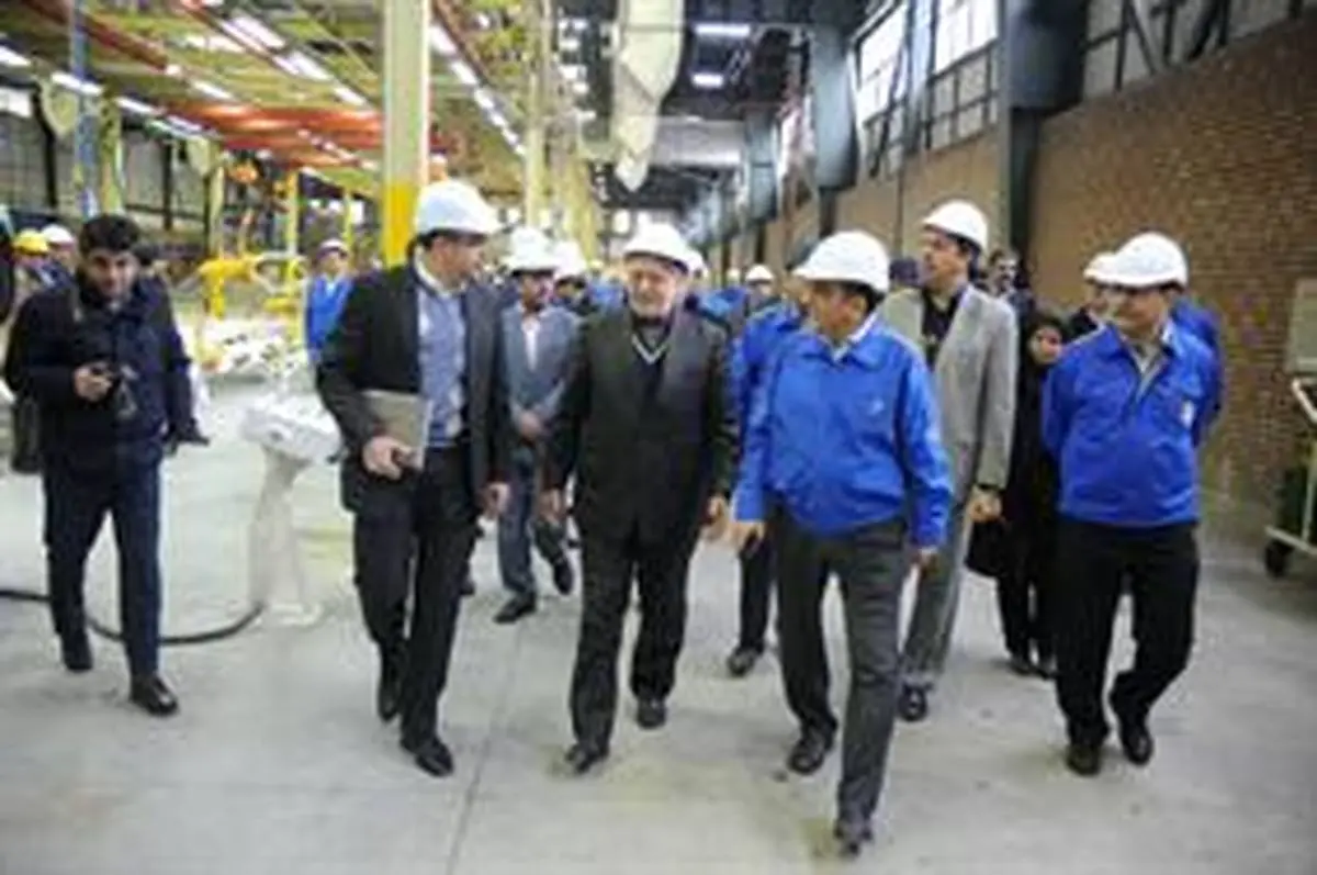 بازدید وزیر صنعت، معدن و تجارت از سالن تولید محصولات "ایکاپ"