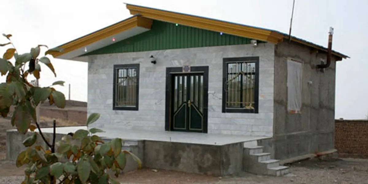 تحویل اولین مرحله از خانه‌های ساخته شده توسط نرگس کلباسی به زلزله زدگان