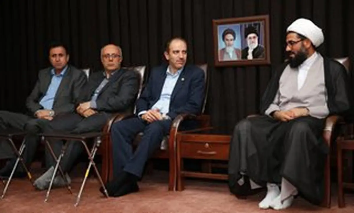 دیدار مدیر عامل بیمه آسیا با نماینده ولی فقیه در استان همدان