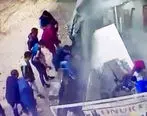 حادثه ای عجیب برای دو زن در خیابان های ترکیه + عکس