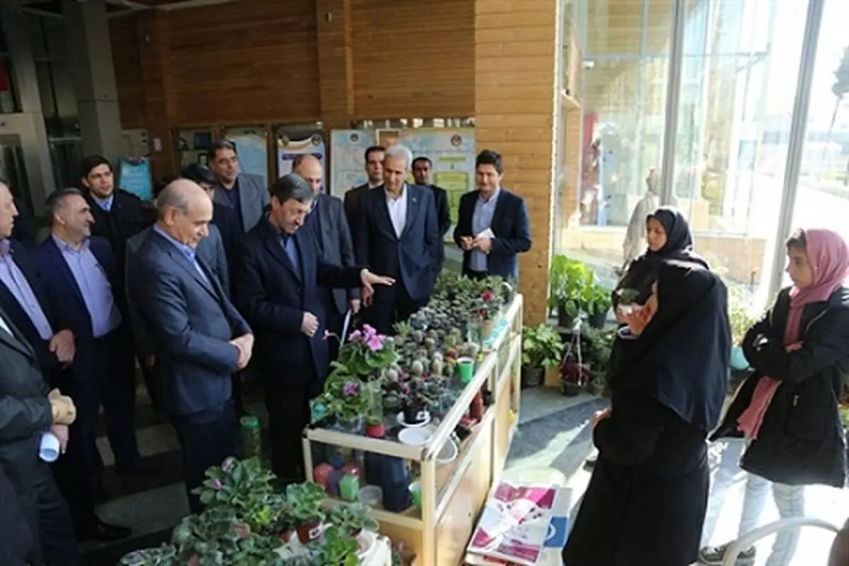 بازدید رئیس کمیته امداد امام خمینی (ره) از نمایشگاه دستاورد‌های تسهیلات خوداشتغالی بانک کشاورزی