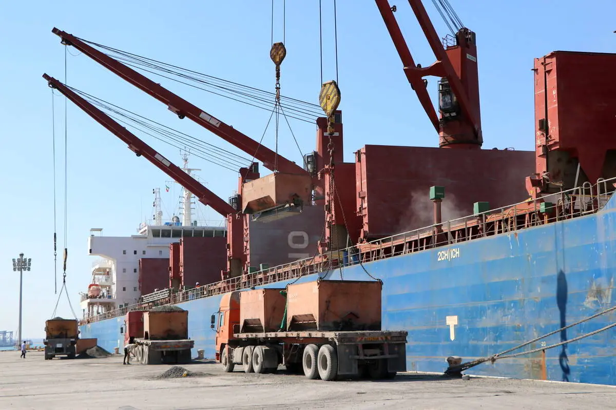 صادرات ۴۸ هزار تُن سیمان از قشم به کشور امارات