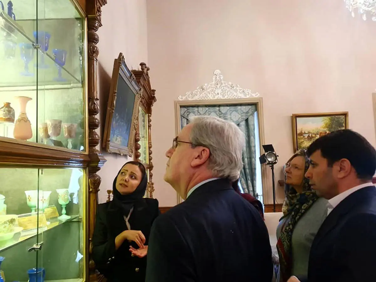 بازدید سفیر فرانسه از موزه بانک ملی ایران